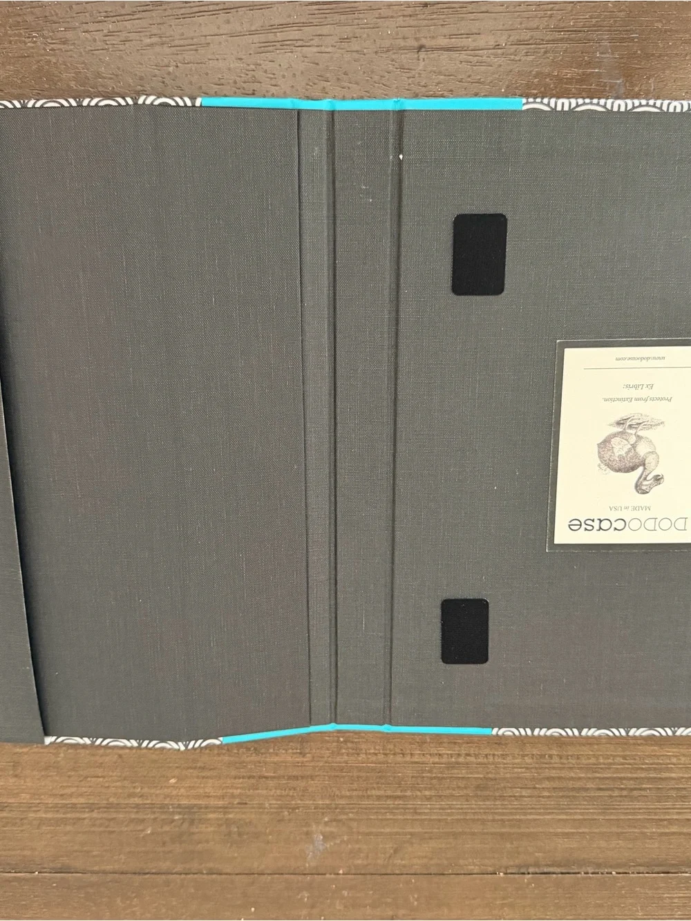 Apple Magic Keyboard with Dodo Book Case